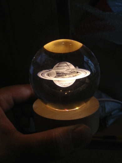 Bola de Cristal 3D  Diseño de Sistema Solar con Iluminación y Base de Madera